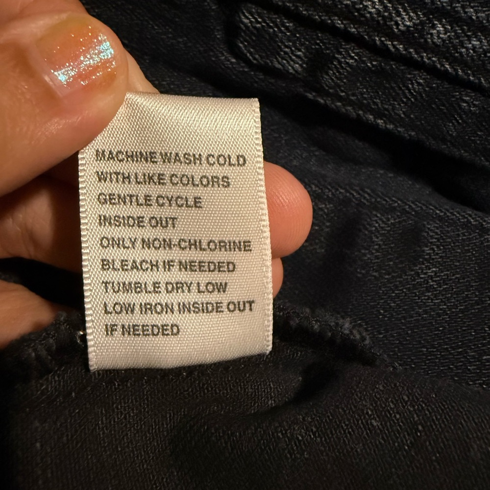 Idyllwind Denim Vest with 'FREE TO ROAM' Patch on the Back - Picture 12 of 12